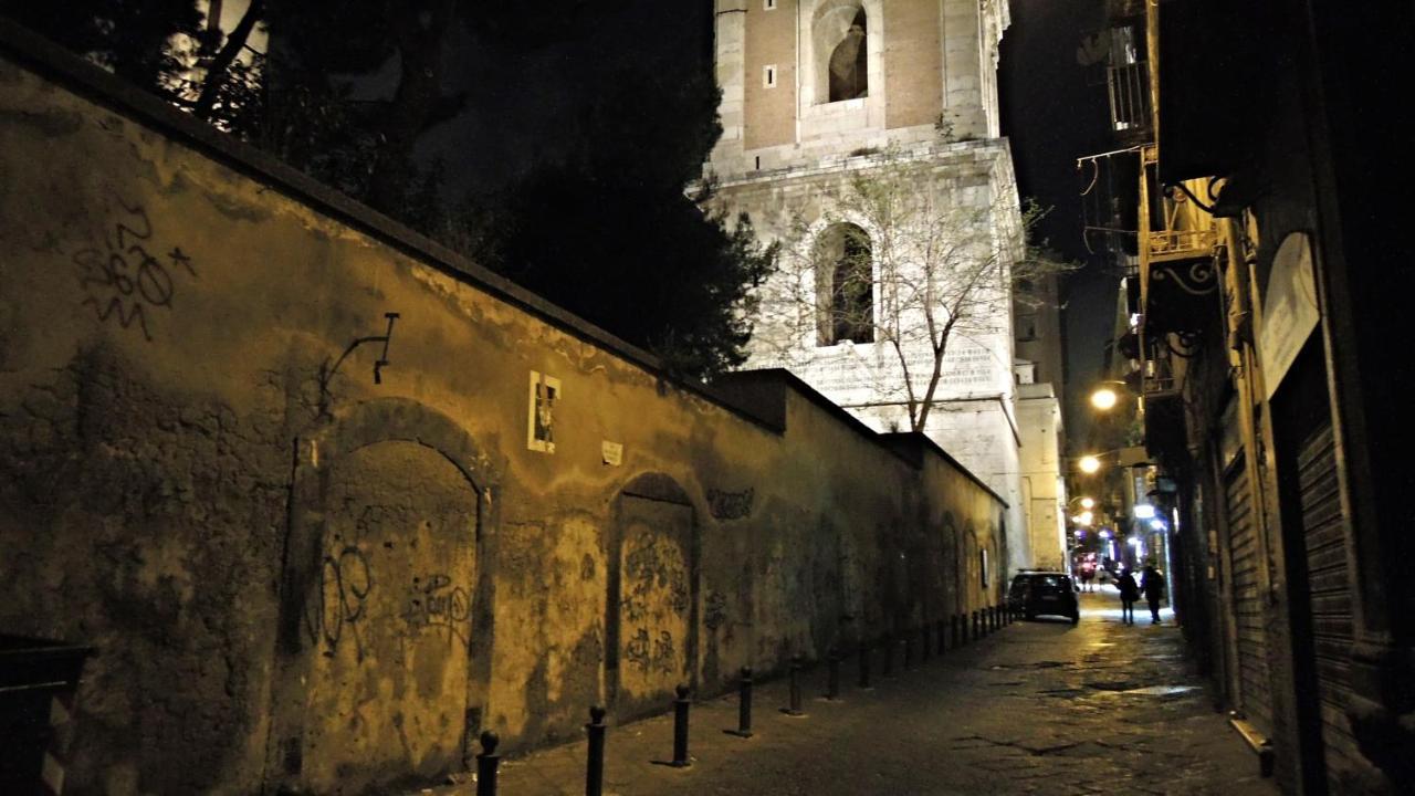 ナポリRegal Santa Chiara By Dimorraアパートメント エクステリア 写真